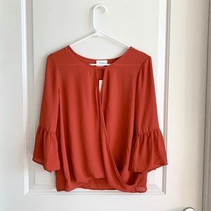 Francesca’s Valda Keyhole Surplice Top | M | NWT